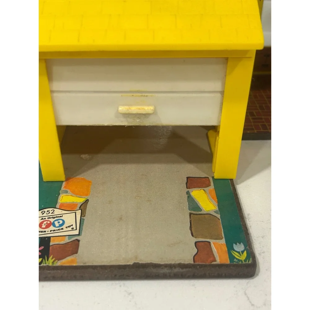 Vintage 1969 Fisher Price Play Family House 952 Blue Yellow Dollhouse Only‎
